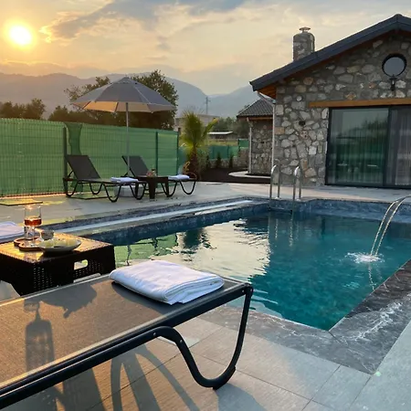 Luxury Stone House With Turkish Hamam, Sauna, Indoor And Outdoor Pool In Fethiye 别墅 *